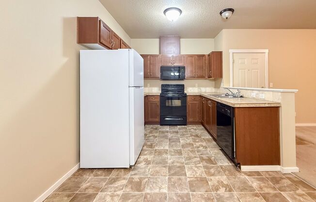 2 beds, 2 baths, 1,090 sqft, $1,600, Unit 523-05