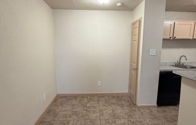 1 bed, 1 bath, 682 sqft, $905, Unit 413