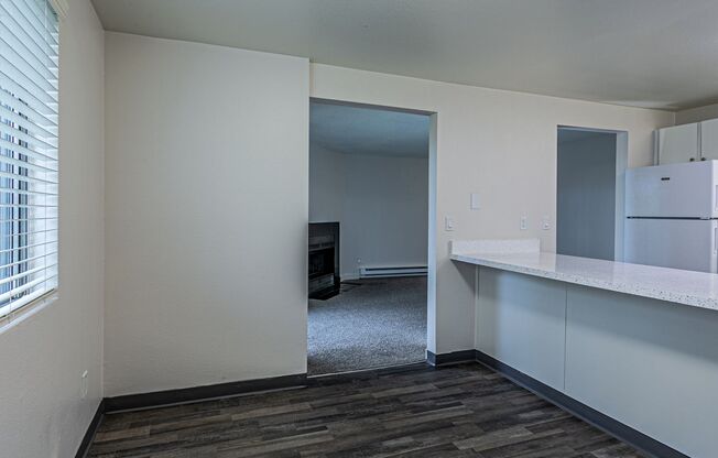 2 beds, 1 bath, 980 sqft, $1,525, Unit C65