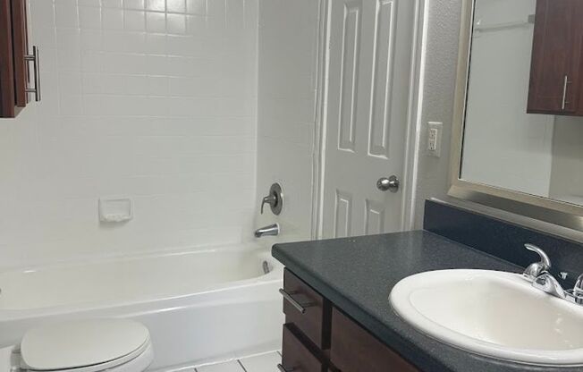 1 bed, 1 bath, $1,195, Unit Unit 421