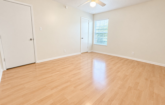 1 bed, 1 bath, 650 sqft, $1,289, Unit SUX-222