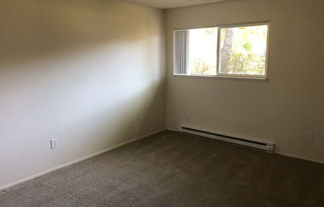 2 beds, 1 bath, 850 sqft, $1,175, Unit 39