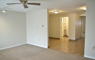 1 bed, 1 bath, $975, Unit APT 102