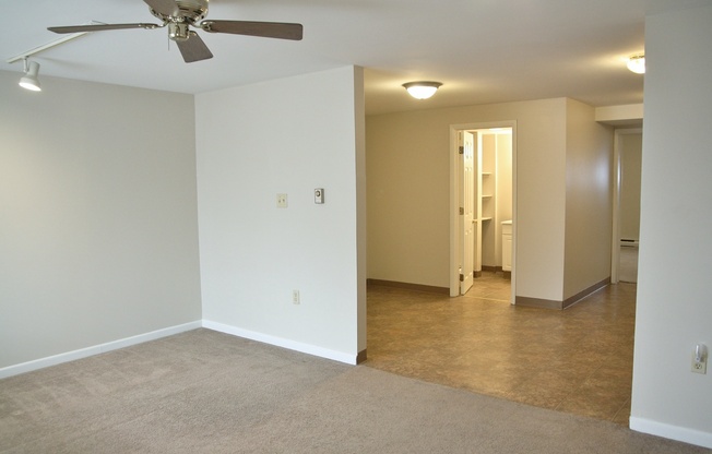 1 bed, 1 bath, $975, Unit APT 102