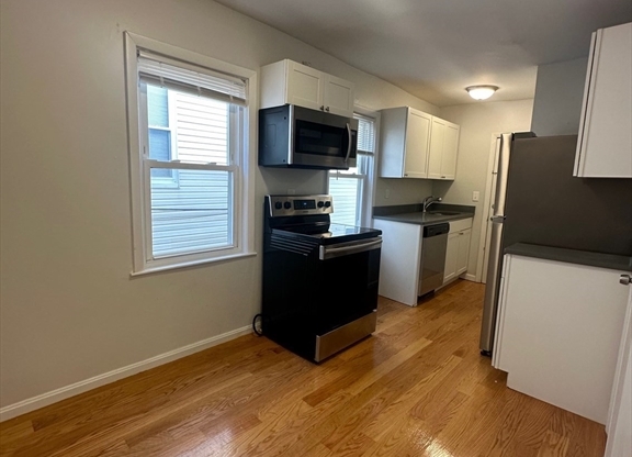 2 beds, 1 bath, 650 sqft, $2,500, Unit 3