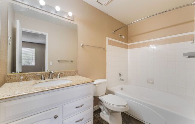 3 beds, 2 baths, $1,795, Unit # 2084