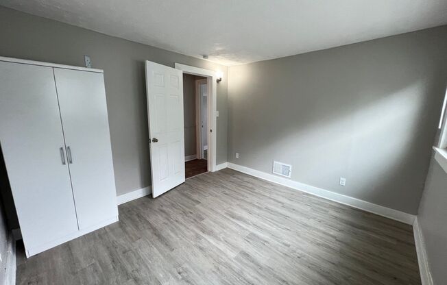 Belmont Estate! " MOVE IN SPECIAL -- 100% Off First Full Month's Rent!! "