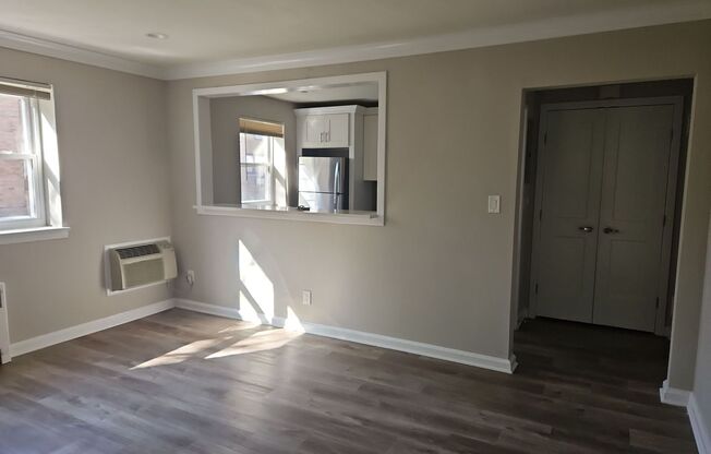 1 bed, 1 bath, 700 sqft, $2,200, Unit B-01