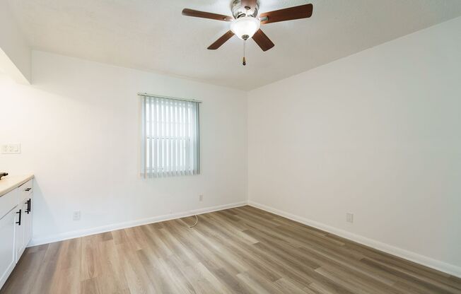 Studio, 1 bath, 325 sqft, $2,198, Unit 16