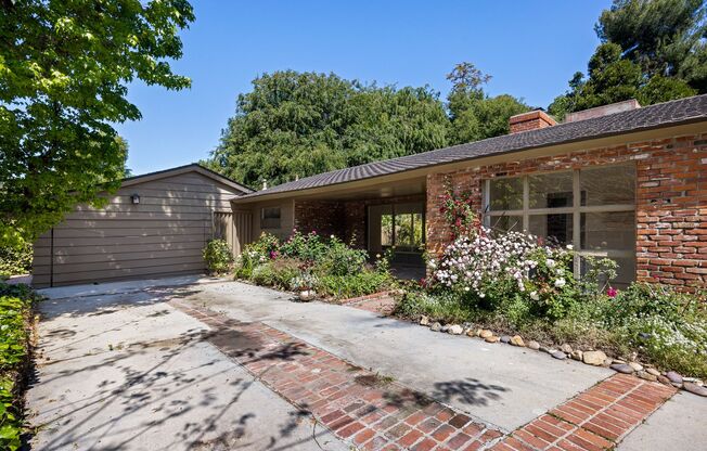 Classic Mid-Century home moments from Fryman Canyon