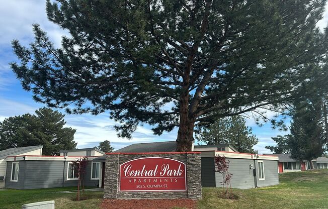 3 beds, 1 bath, 945 sqft, $1,700, Unit 1326 K3