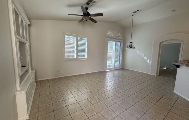 Spacious single story 2-bed with an office for rent