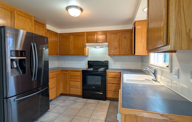 3 beds, 1 bath, $1,895