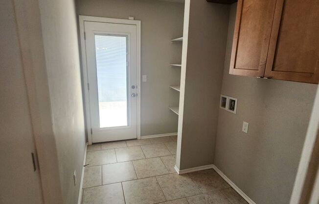 3 beds, 2 baths, $1,495