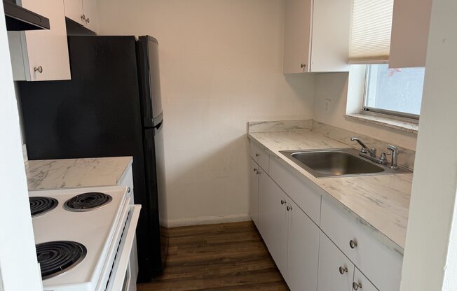 5741 SW 36 CT