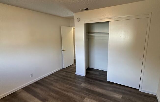 2 beds, 1.5 baths, 900 sqft, $1,250, Unit 725 W 1st Ave-C