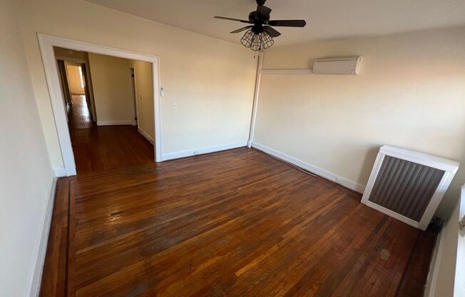 3 beds, 1 bath, 1,000 sqft, $1,850, Unit 3033 N. Calvert St. C5