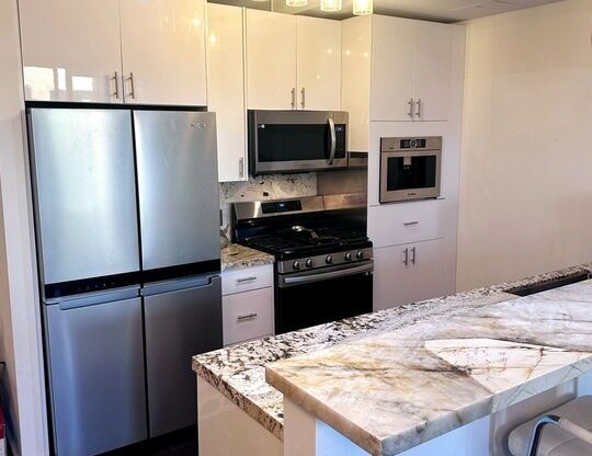 1 bed, 1 bath, 840 sqft, $3,300, Unit 710