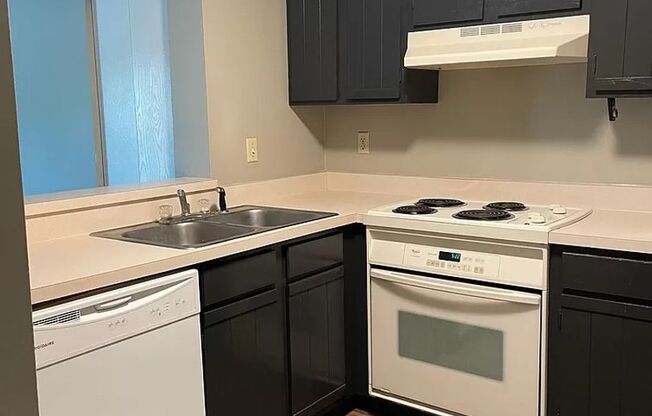 2 beds, 1 bath, 850 sqft, $950