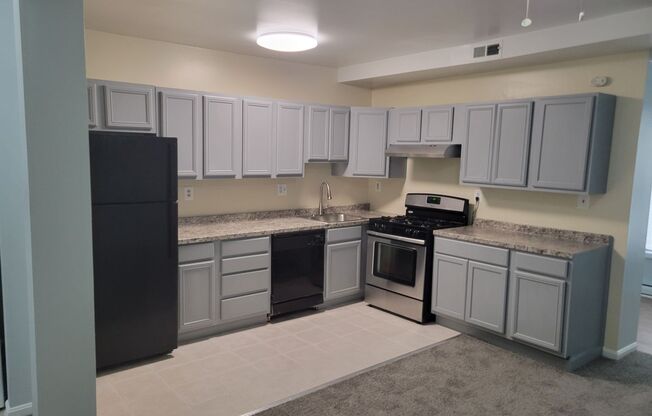 3 beds, 2 baths, $3,100