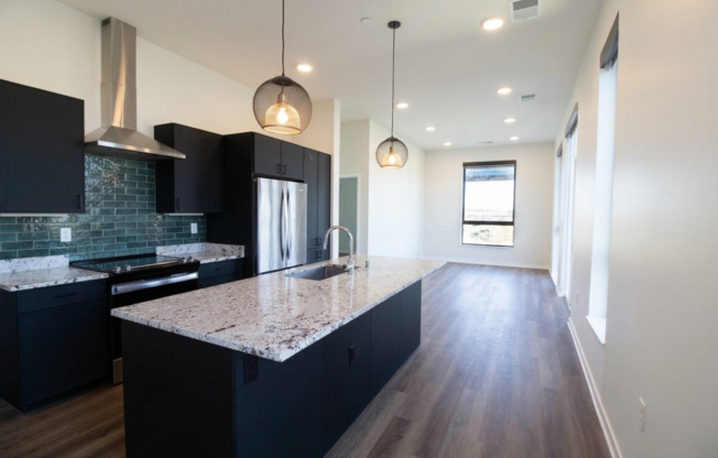 2 beds, 1 bath, 983 sqft, $3,250, Unit 513