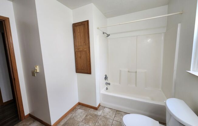 2 beds, 1 bath, $1,500