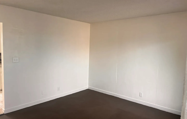 9625 San Gabriel Ave South Gate, CA 90280