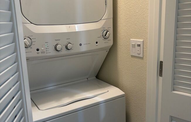 2 beds, 2 baths, 1,033 sqft, $2,238, Unit 1663 - 1305