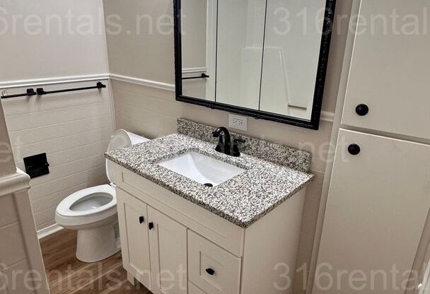 $1300 - 3 bed 1 bath Beautiful single family home located in West Wichita Sunflower neighborhood