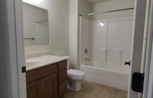 2 beds, 2 baths, $1,325, Unit B-202