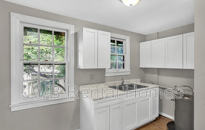 533 27 ST W