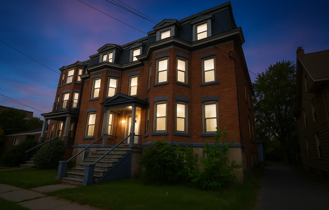 1105 E GENESEE ST