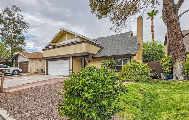 Beautiful 4 Bedroom, 2.5 Bathroom Home in Las Vegas!