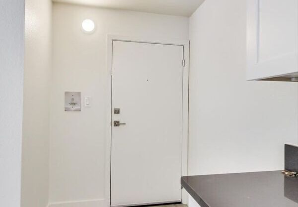 800 E 20 ST