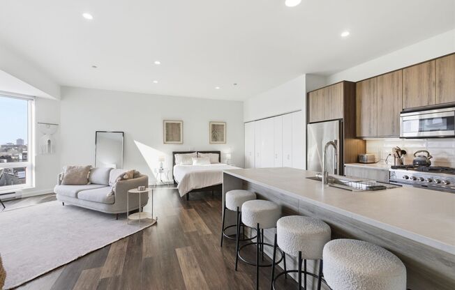 Studio, 1 bath, 681 sqft, $2,395, Unit 612