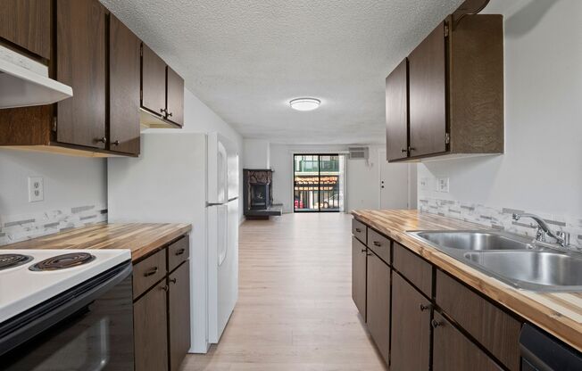 2 beds, 1 bath, $1,399, Unit #15