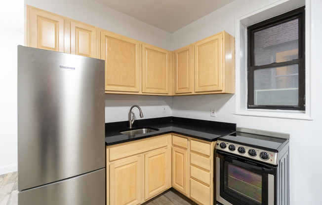 315 E 5 ST