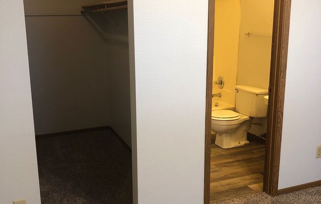 1 bed, 1 bath, 580 sqft, $650, Unit 1530-09
