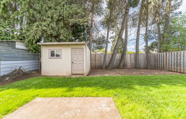 519 NW ADAMS AVE