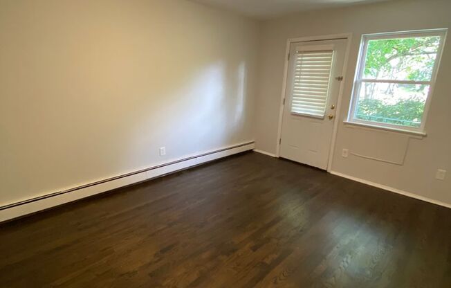 1 bed, 1 bath, $2,300