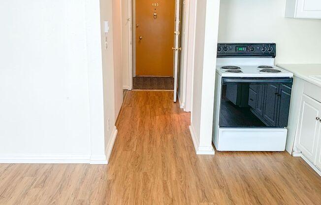 1 bed, 1 bath, 475 sqft, $1,550, Unit 404