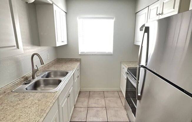 2 beds, 1.5 baths, 800 sqft, $1,700, Unit 142