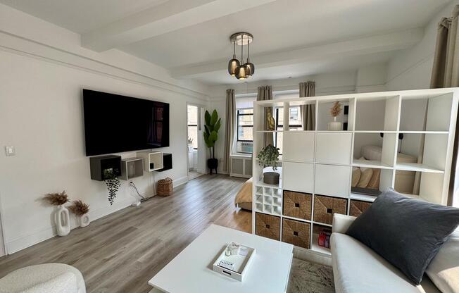 243 W AVE 1401