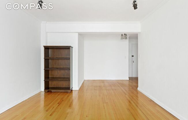 302 E 88 ST