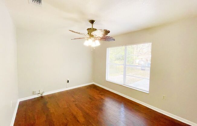 3 beds, 1 bath, $2,400