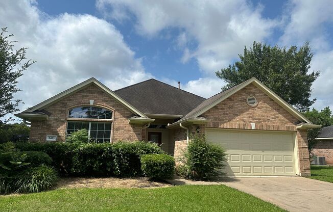 3 Bedroom, 2 Bath Home with Spacious Backyard on a Quiet Cul-de-sac