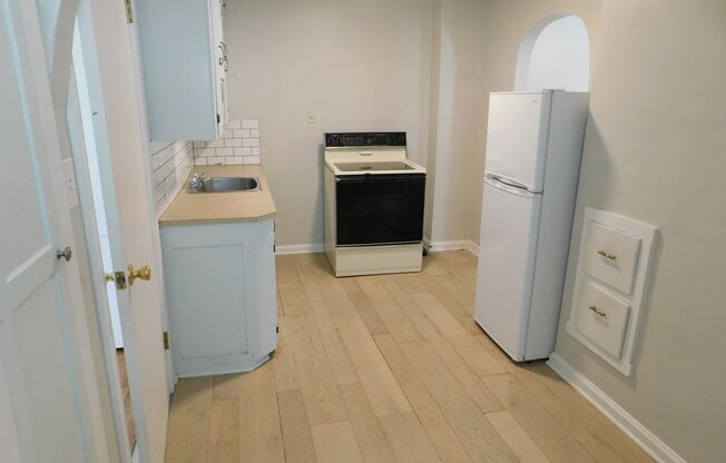 1 bed, 1 bath, $720