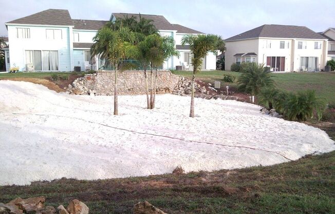 1 bed, 1 bath, 300 sqft, $700, Unit LO