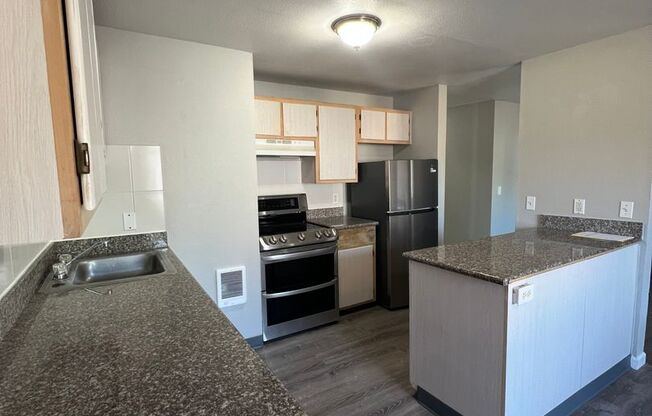 2 beds, 2 baths, 850 sqft, $1,375, Unit 46