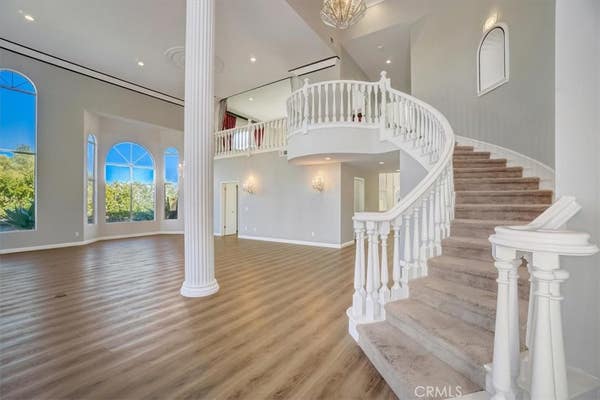 4020 CLARINDA DR